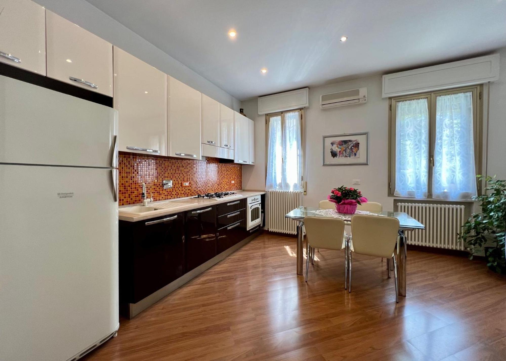 Charming Apartment Near Saragozza Bologna Exterior photo